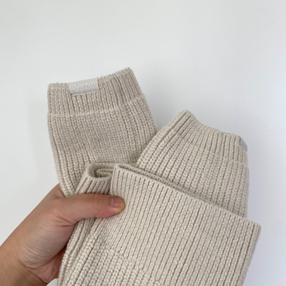 Lululemon Women's Ribbed Knit Merino Wool-Blend Leg Warmer - Picture 3 of 3